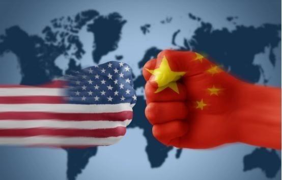 中国为什么提前跟美国摊牌呢！牌局走到2026年5月，真正刺眼的不是谁先提高