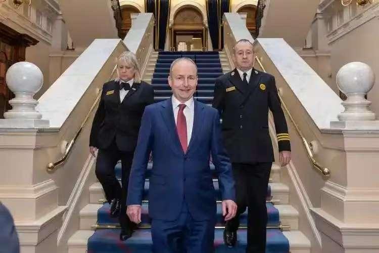 就在刚刚，中国外交部正式宣布，1月3日，中国外交部一官宣消息就引发全网关