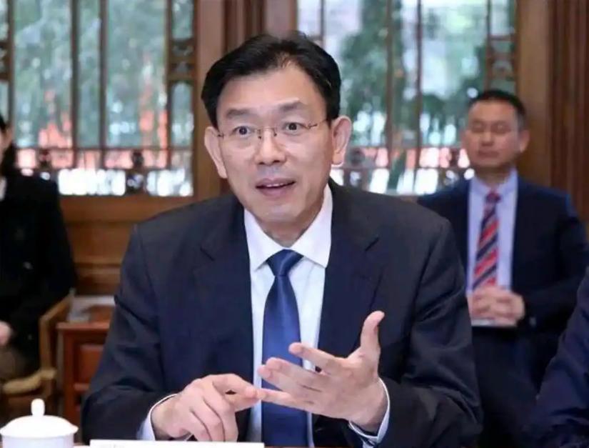 清华教师：现在已经不会上课了据澎湃新闻消息，在今年4月教育部举行的新闻发布会上，