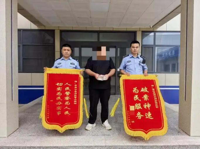 “晴天霹雳！”5月25日报道，山东，一男子相亲认识一名女子，为了顺利和女子结婚，