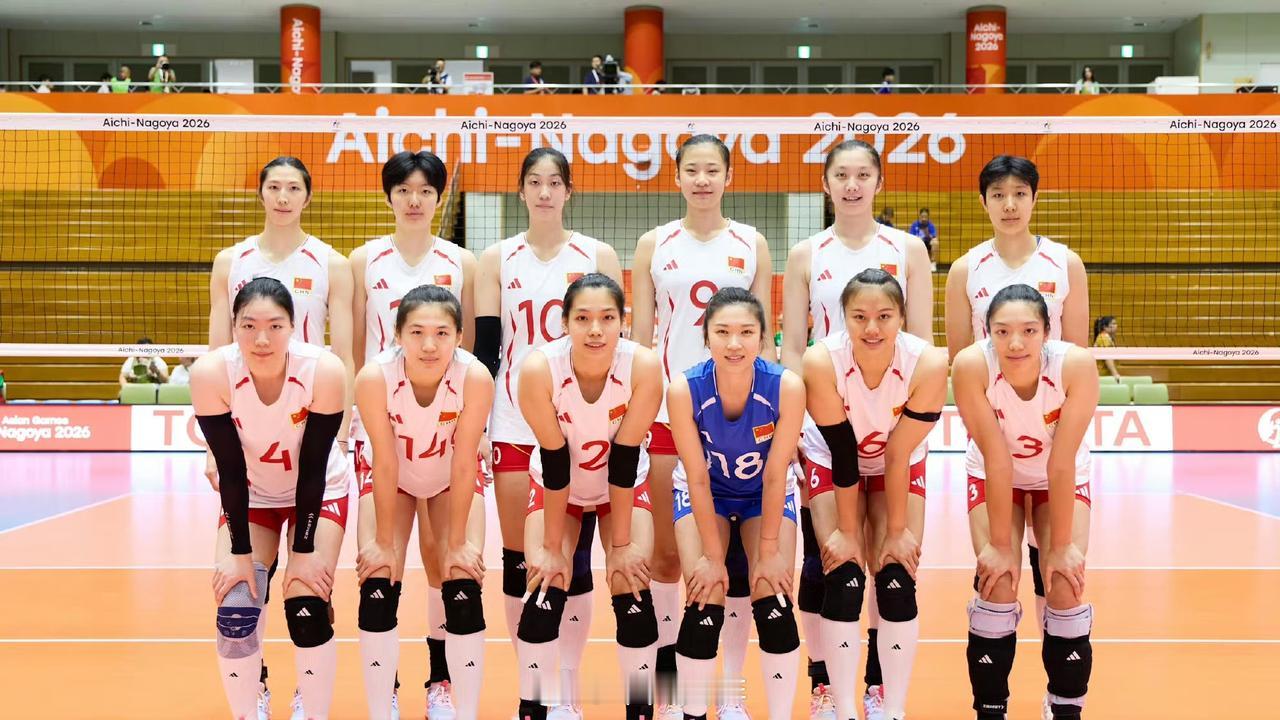 中国女排在亚运会女排1/4决赛中，以3:0（具体比分为25-16、25-16、2