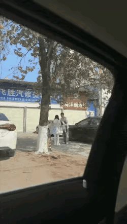 这又是谁家的儿子，父母看到这一幕，不得伤心难过啊！[捂脸哭][捂脸哭]