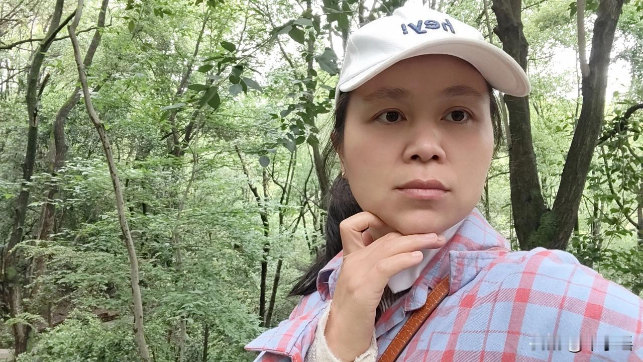 我今年40岁，38岁确诊宫颈癌，肿瘤患者很容易焦虑、恐惧、害怕，一边要担心肿瘤会