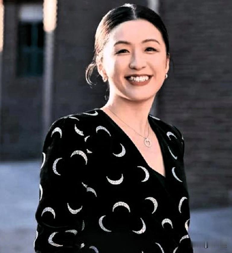 拔出萝卜带出泥，秦雯这个事儿越闹越大了，很多人都没想到，秦雯她今年8月22日