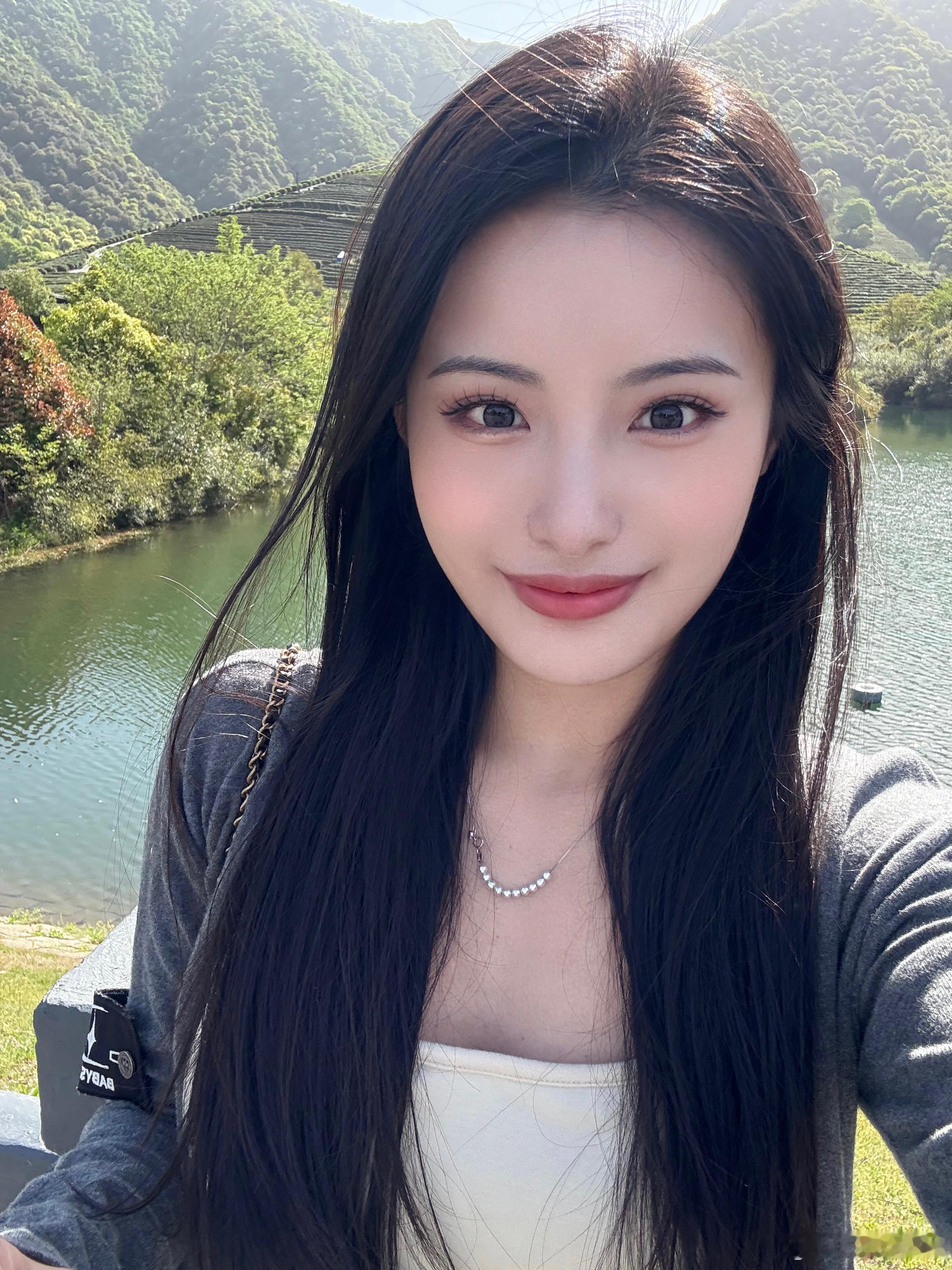 不是？零跑你增程车都上80度大电池啦？！这比纯电车还大方啊～不仅全系标