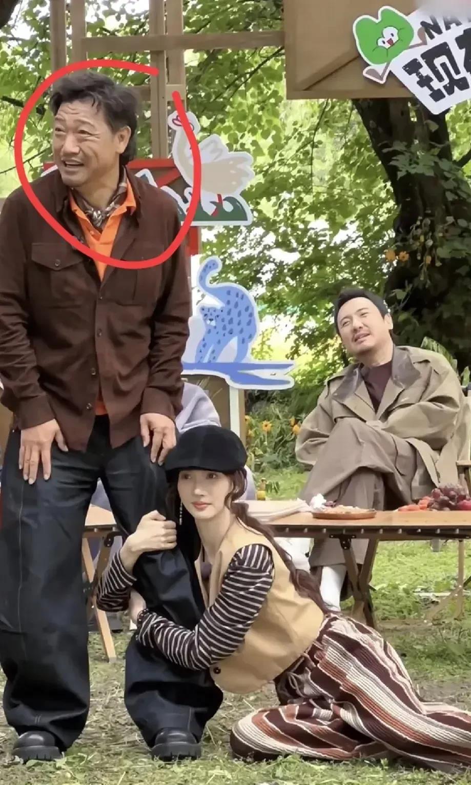 地上那个女演员看着好眼熟，就是叫不出名字来。