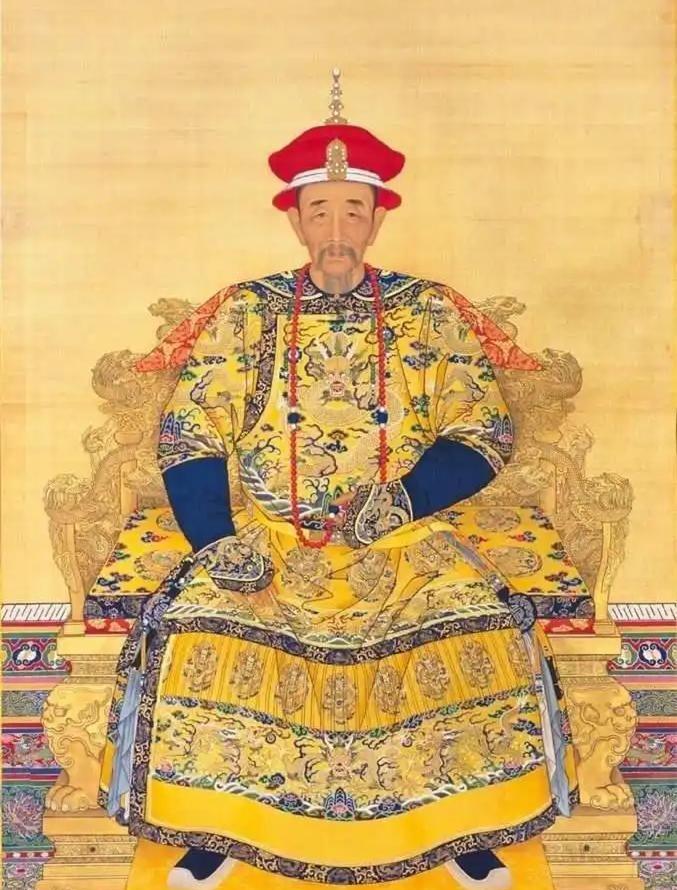 1945年12月的一天夜里，王绍义终于把康熙的景陵地宫给炸开了。只见六口棺椁并排