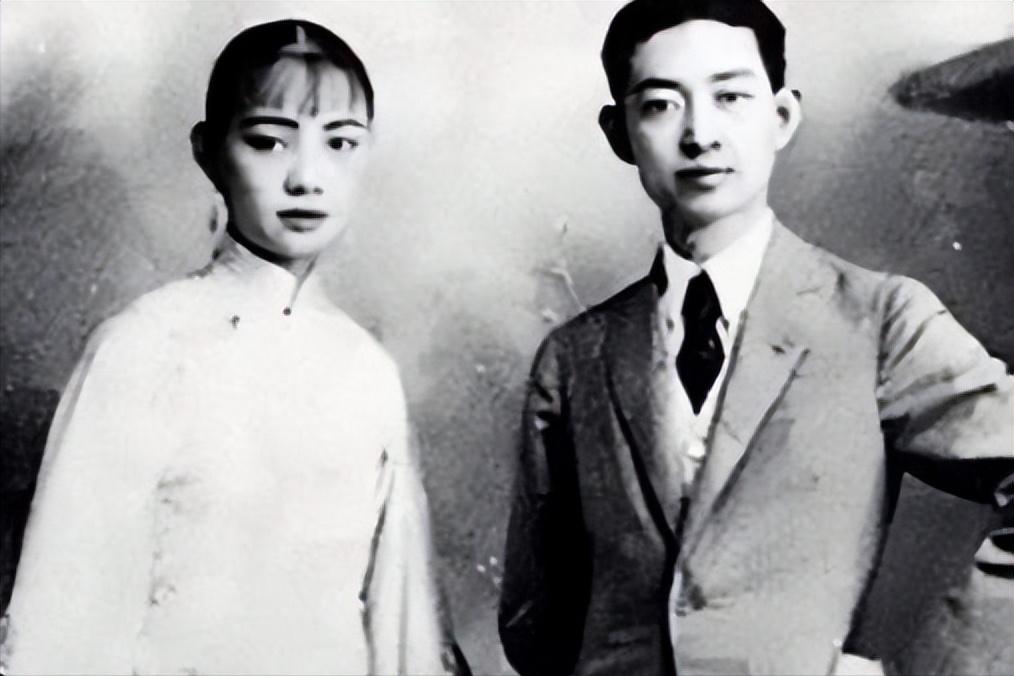 1956年，62岁的梅兰芳满怀期待地找到已离婚多年的前妻孟小冬说：“跟我回大陆吧