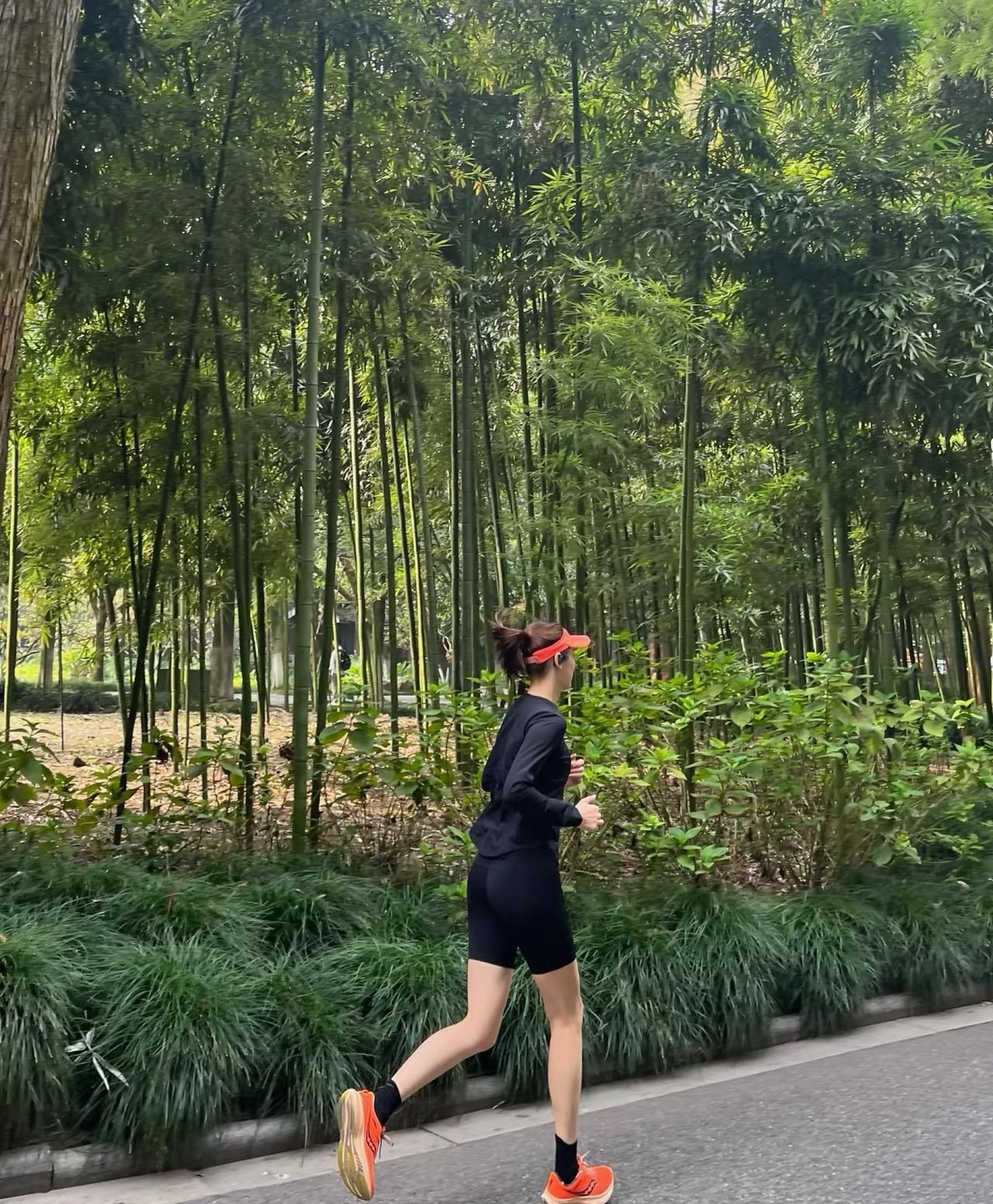 跑步十几年后，还是认为5公里依然是锻炼身体的最佳距离，看似不难，距离很短，但效果