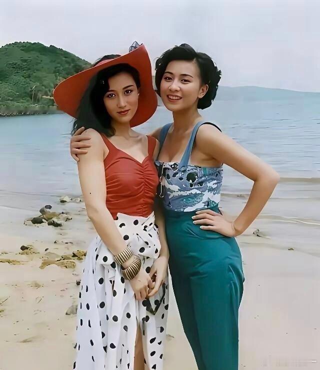 刘嘉玲与利智，是两种截然不同的美，却都在各自的轨道上耀眼夺目。