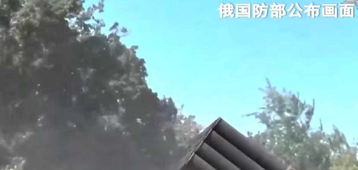 有人说俄罗斯是侵略，但站在更高层面的角度，俄罗斯实际上是反侵略战争。美苏争霸，