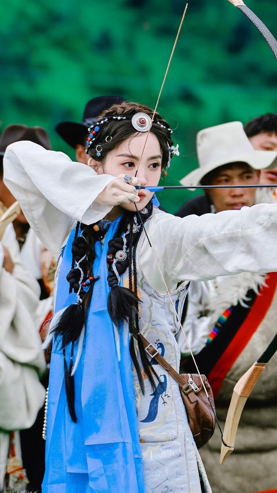 盘点女明星民族风造型：赵今麦｜杨超越｜古力娜扎｜卢昱晓任敏｜迪丽热巴｜田曦薇｜艾