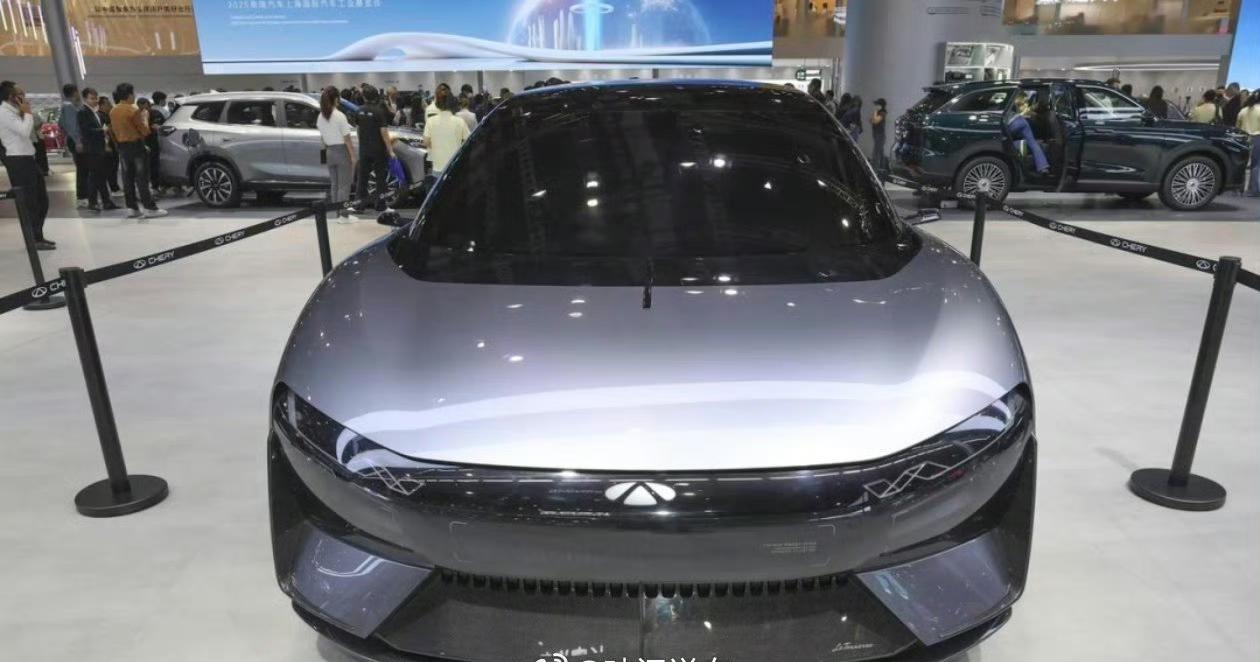 新能源汽车的续航和低温表现一直是消费者的心病。最近奇瑞带固态电池的新车亮相了，零