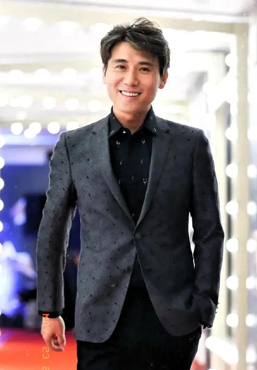 李乃文毕业后的一年中没有找到工作，一整年没有经济来源，生活陷入了窘境，他甚至一度