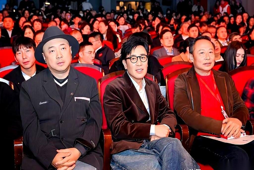 我跟你讲，一个学校牛不牛，看校庆就知道了。上戏80周年，最炸的一幕，不是台下坐