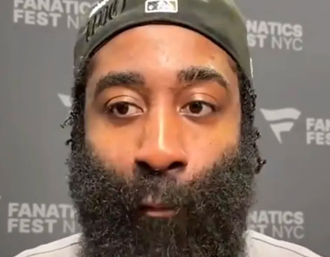 NBA球员詹姆斯-哈登在接受采访时谈到了勒布朗-詹姆斯未来可能加盟的球队选择。