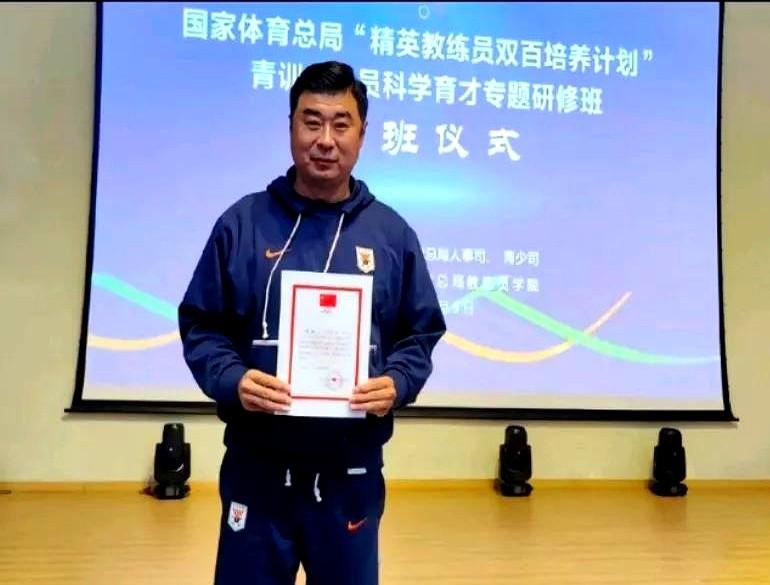 “国字号”也赢不了，怪谁？韩鹏一句“前场没人能终结”，把锅甩给小孩，可数据啪