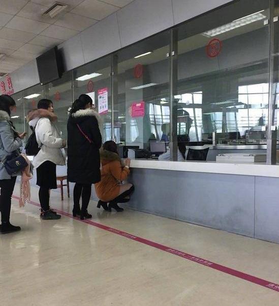 冷笑话。10多年前本地发生过一起电诈案件，受害人被骗金额400万元。案情很简单