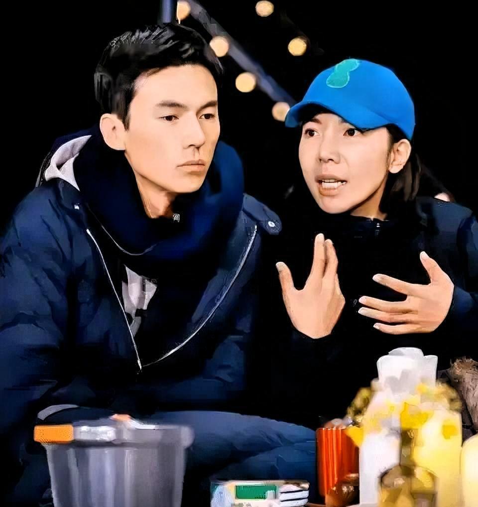 全网都在劝张婉婷离婚。没人算过一笔账：宋宁峰离不起。结婚时婚戒是花呗分期买的