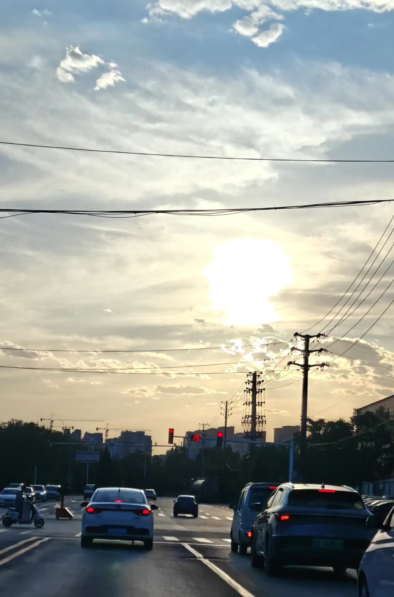 吉利星愿，比亚迪海鸥，五菱缤果，我为啥选择了吉利星愿：1.吉利心愿空间大，轴