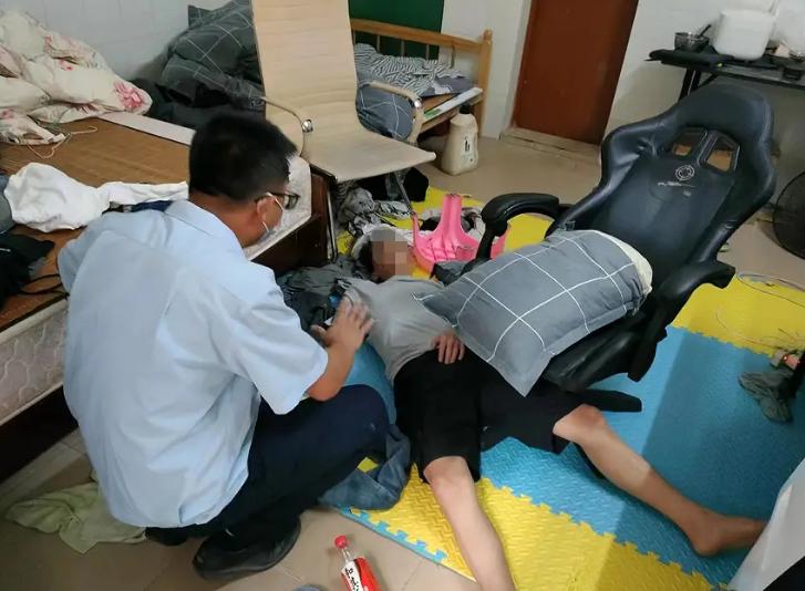 “太有人情味了！”近日，浙江杭州，一租客迟迟不交租，也联系不上人，可是他之前都交