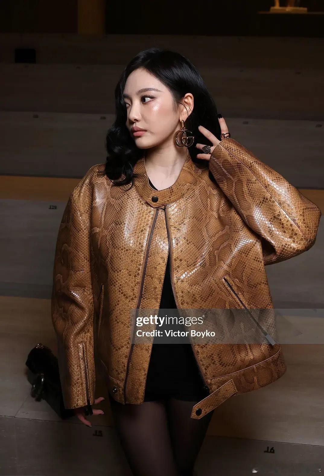 宁艺卓gucci时装周g社生图来了打几分宁艺卓蛇纹皮衣宁艺卓美趋第一Gu