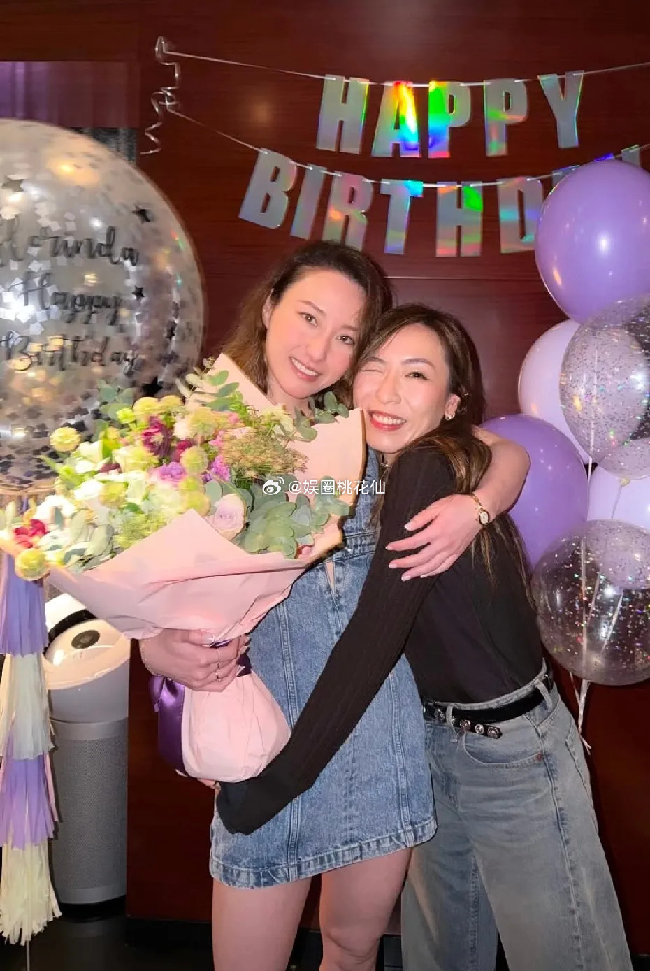 何超云庆祝37岁生日，她都37岁了，还是这么年轻！钱真的养人，其实她在赌王千金中