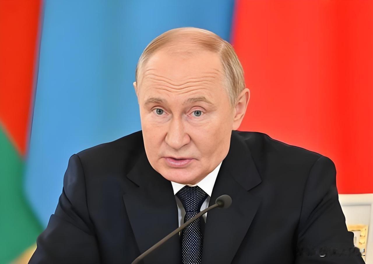 美国记者问普京，如果中国统一台湾，俄罗斯会不会插手？普京的果断回答，让记者当场哑