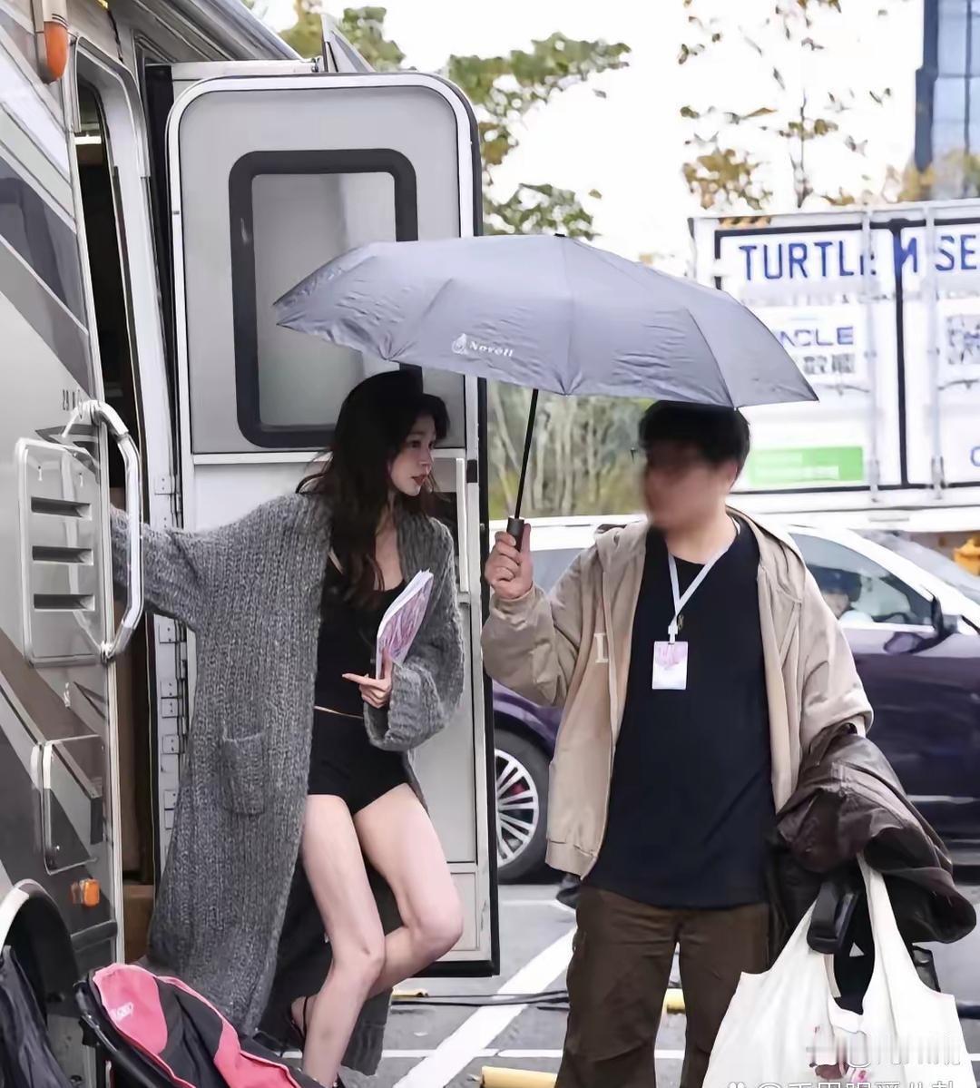 胡彦斌﻿‏的‎⁠女朋‎友易梦‏⁠玲，颜‎值真没得说，确实好看。