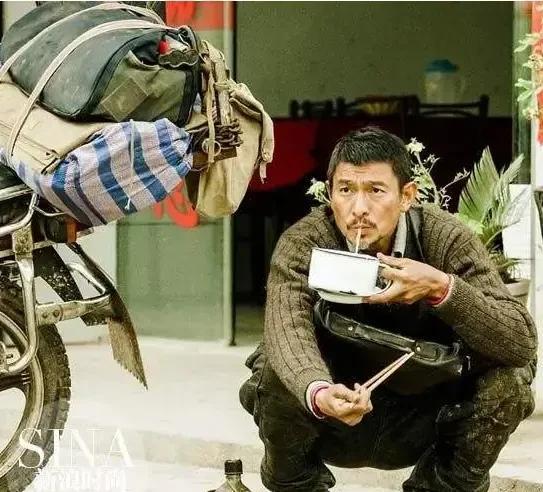 当年拍《失孤》的时候，导演想让刘德华演男主角，投资方不同意，他们觉得刘德华能演绅