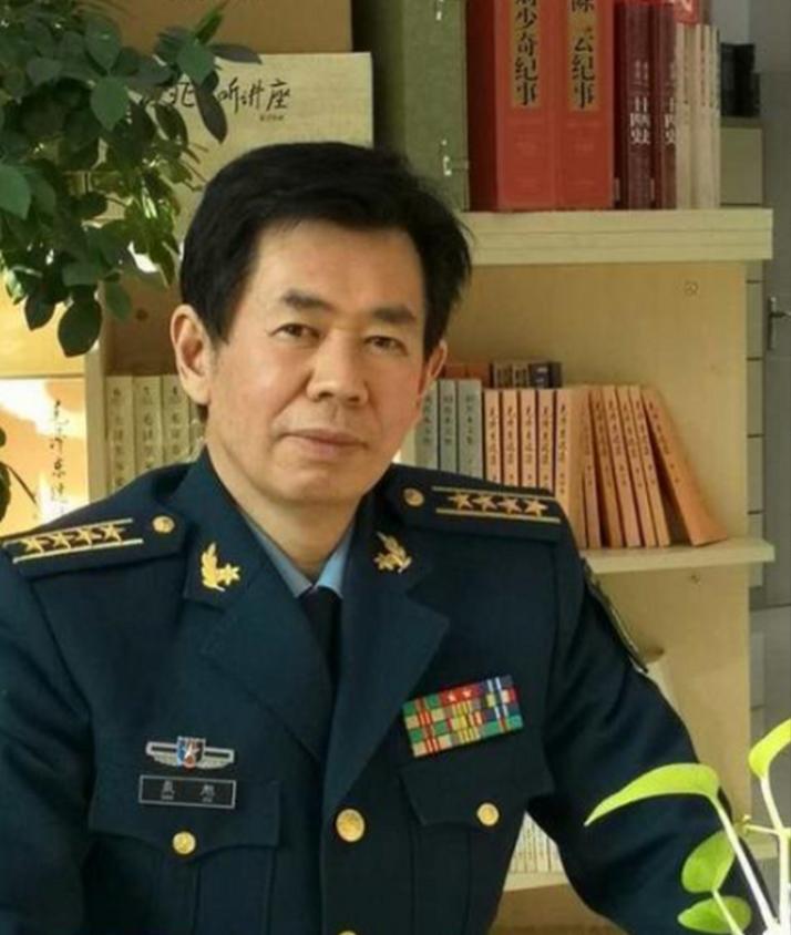 如果中美两国开战，美国有能力把中国的海岸给拆掉，中国也可以把美国在亚太地区的势力