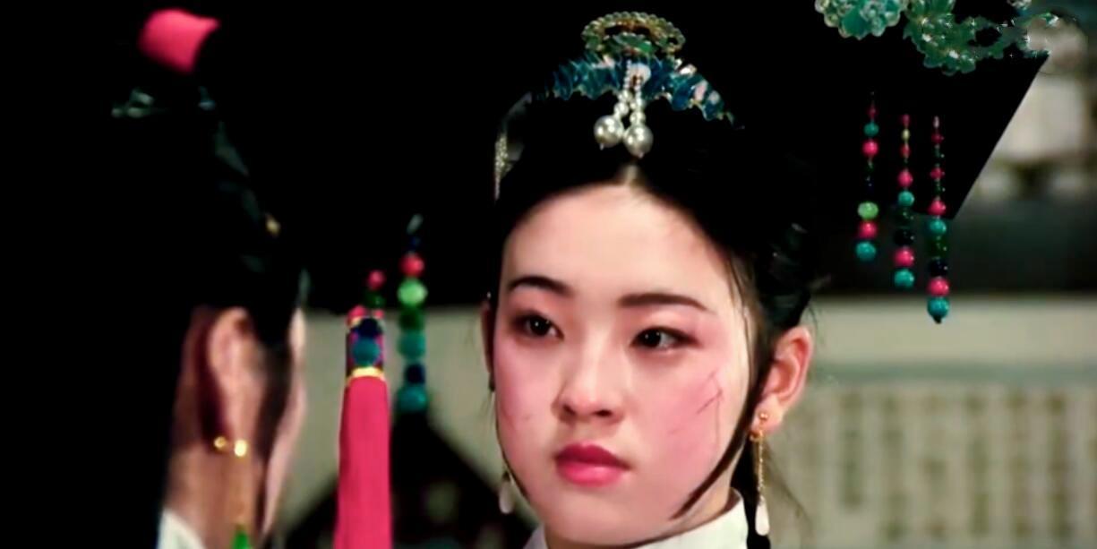 同治皇帝暴死后，皇后阿鲁特氏被慈禧下令囚禁，不许送食物。阿鲁特氏向父亲崇琦写信求