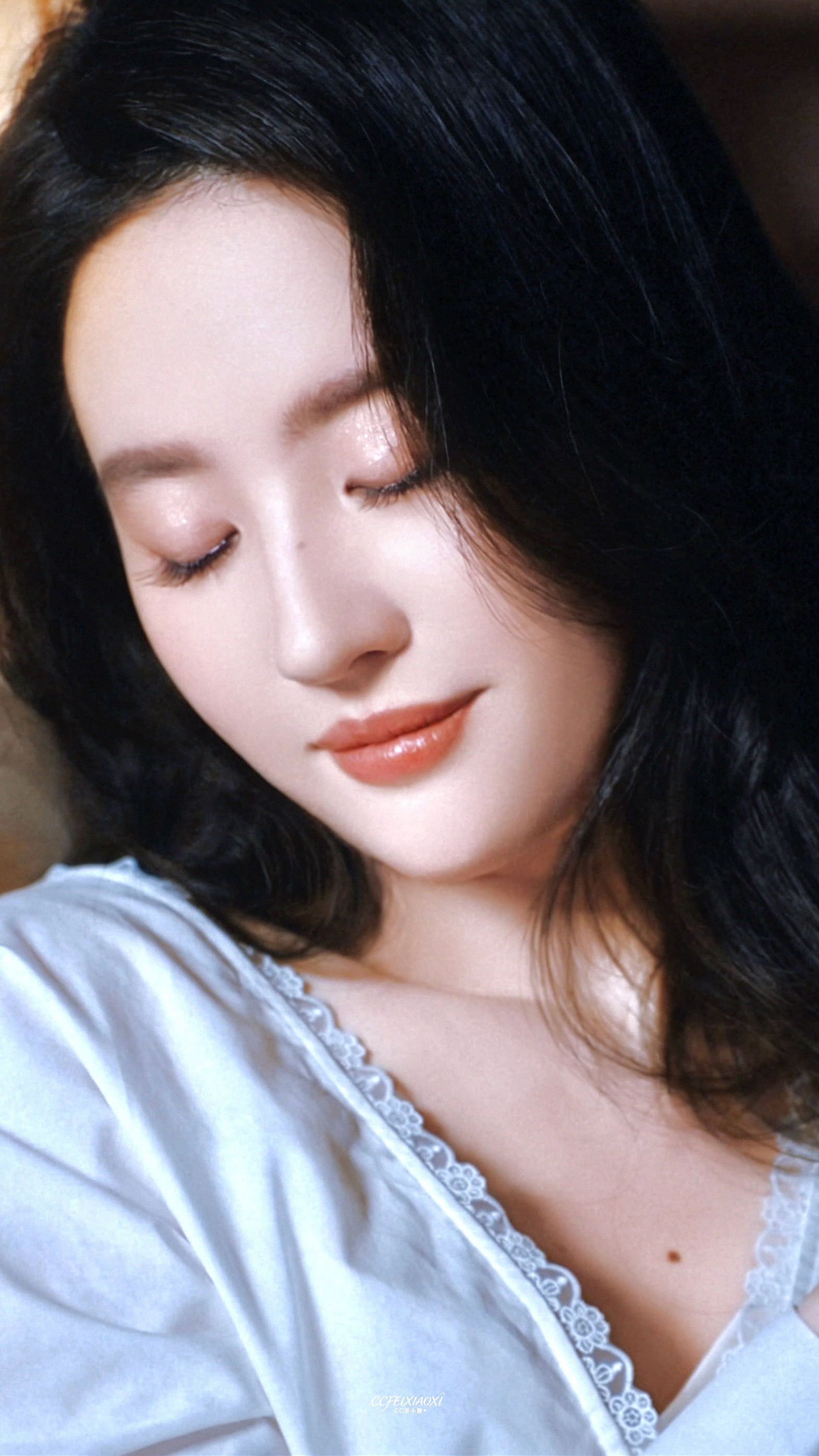 1.刘亦菲团队给她申请过一些奖，但都因为国籍问题给拒了，她本人对这些事情不太在意