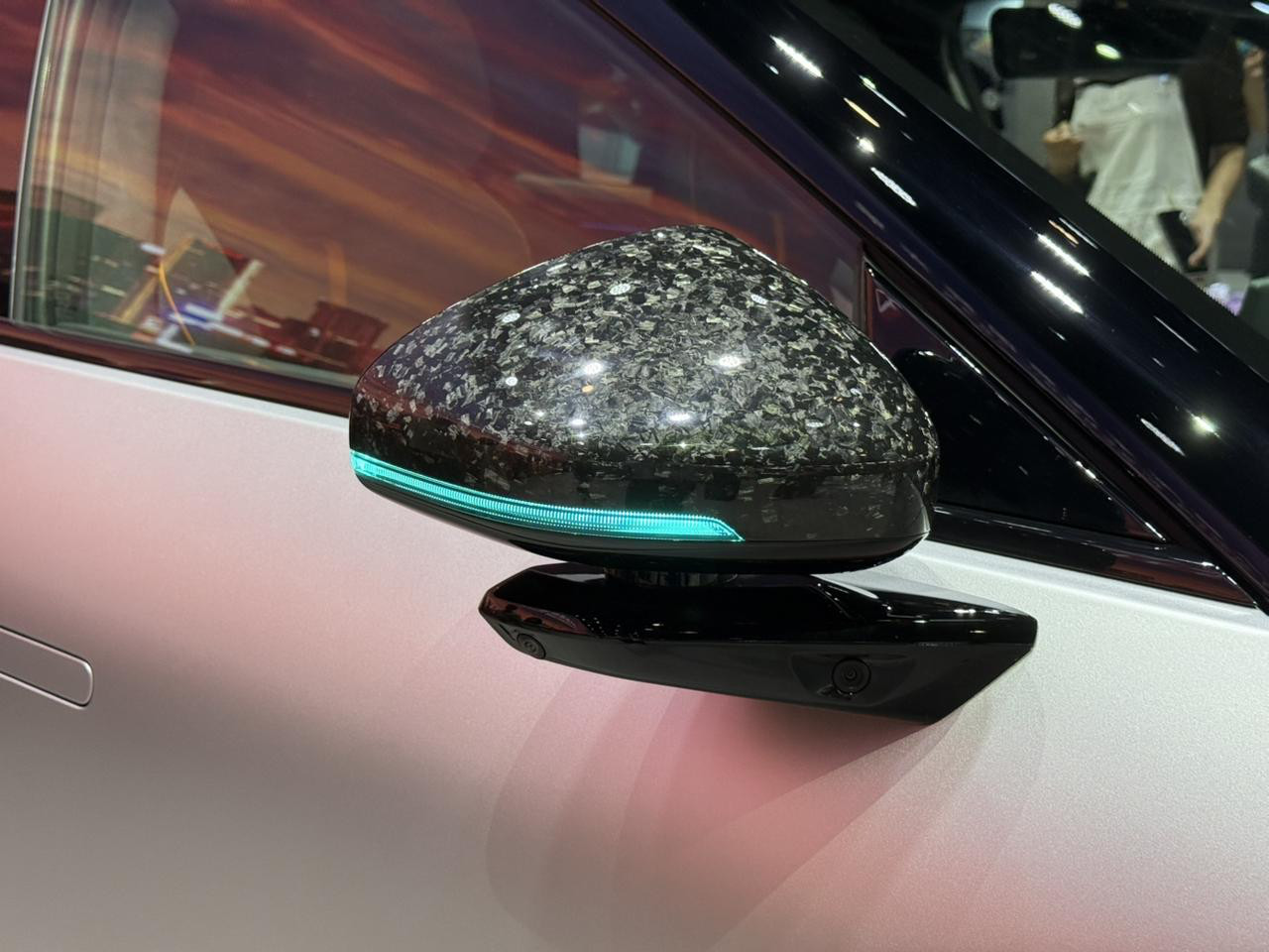 前几天群里在讨论最近的几台新车。AUDI的E5Sportback在公布预售价的