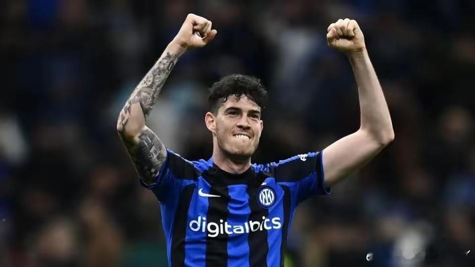 齐沃想干啥？也想搞单线？国际米兰客场1比3输给了博德闪耀，晋级形势堪忧。如果不是