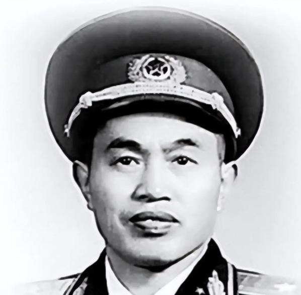 1943年，八路军活捉了日军中佐，刘伯承大喜过望，忙说要奖励这个战士，可当听说俘
