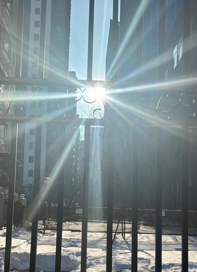 刚从医院走出来气笑了，原来失眠属于精神病啊。因为有很严重的失眠问题，之前在大医