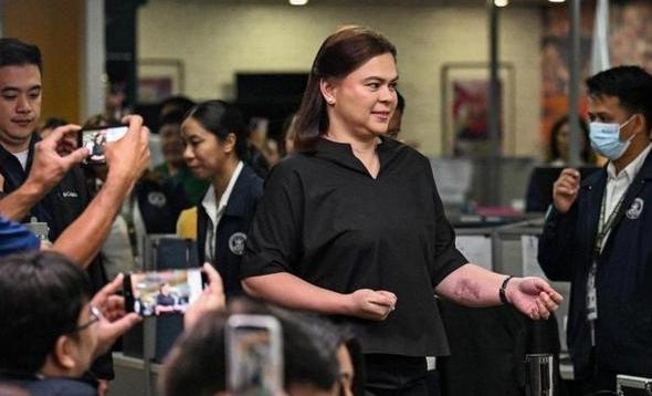 莎拉弹劾案本身就是菲律宾老牌政治世家集体通过参议院的弹劾程序，提前清掉民调断层领