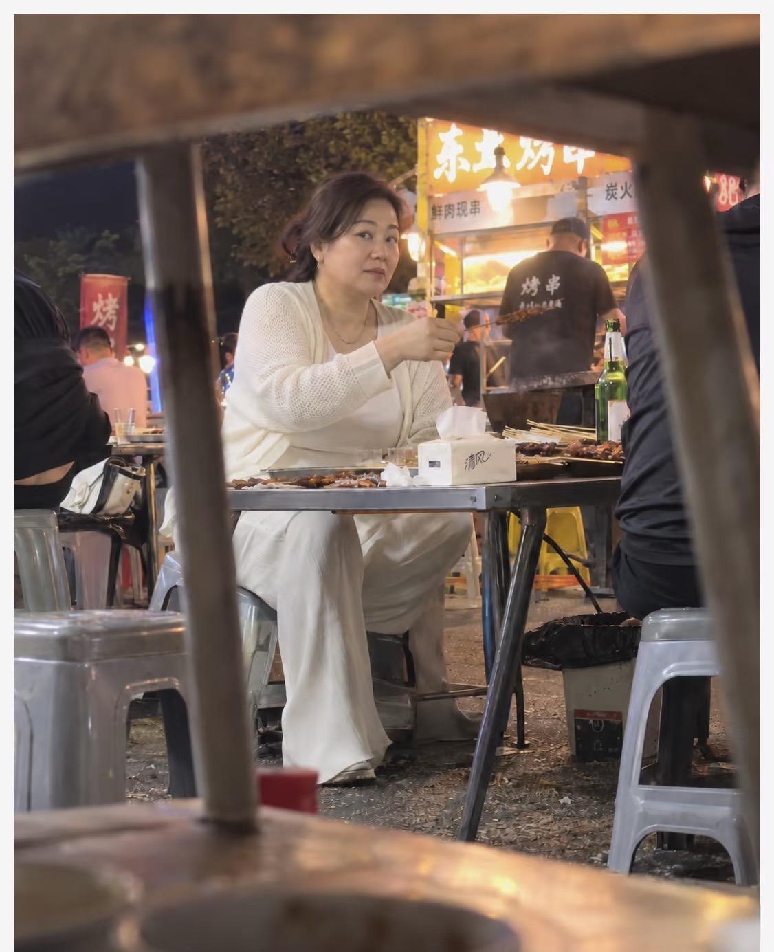 大姨的眼神最可怕