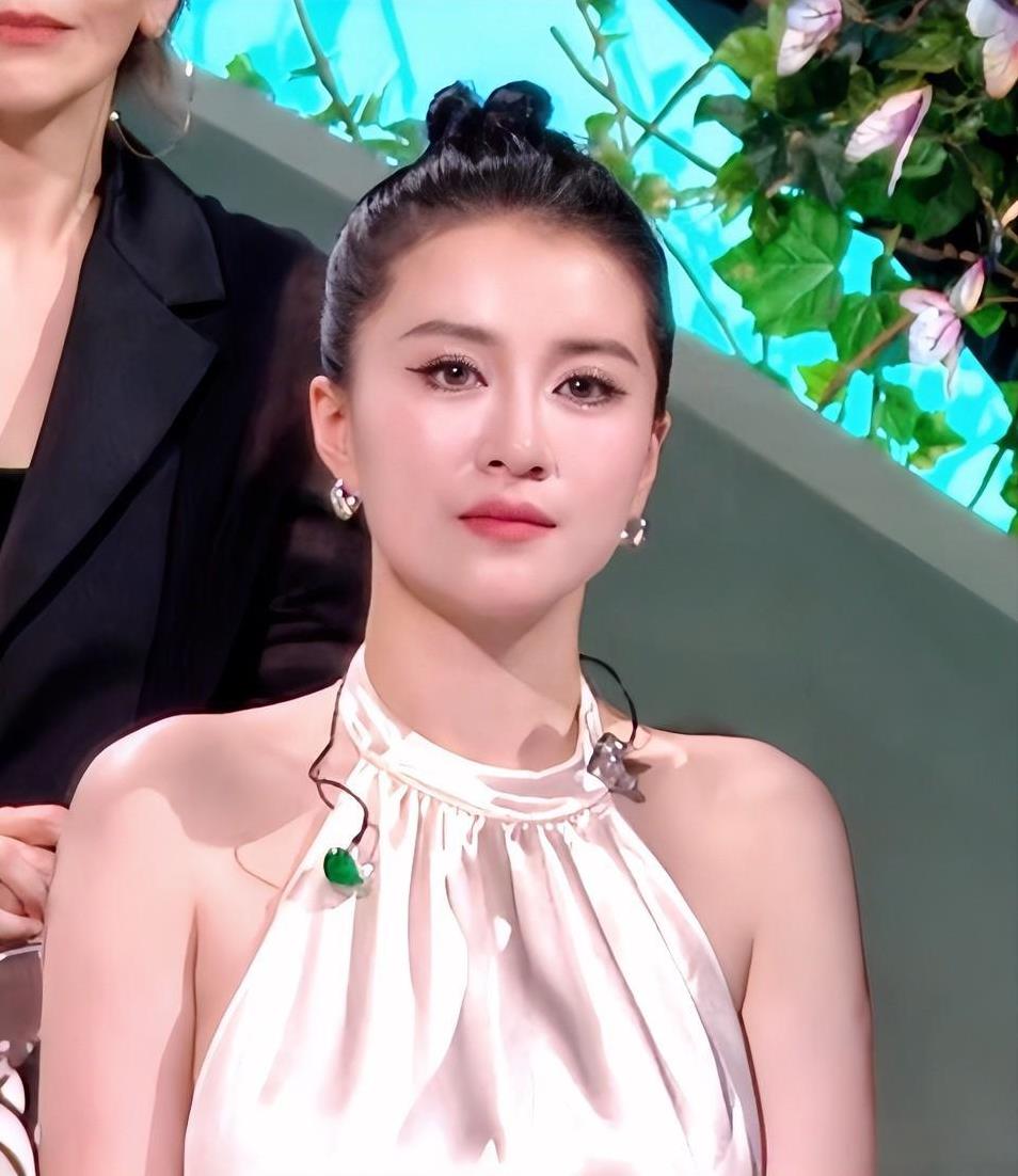 我现在有点理解李嘉格妈妈了，车澈除了自身能力不错，家里条件肯定也是不错的，但