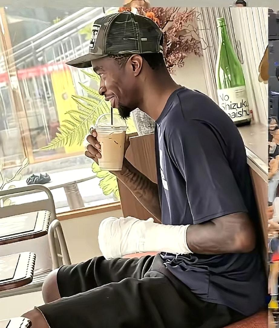 怕什么来什么！据消息人士称，广东男篮外援萨姆纳受伤了。昨天广东男篮和贵州猛龙的一