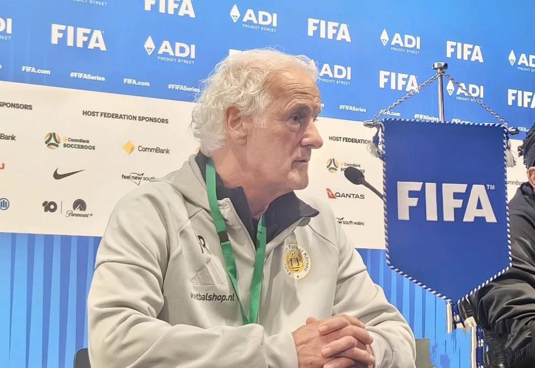 库拉索队主帅吕滕表示，比赛不能只看结果。输给国足不意外，他对球队的整体表现是满意