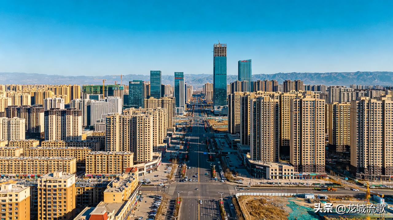 刚需朋友买房如何选地段?很多人看不懂太榆楼市现状，两地房价差距越来越明显，背