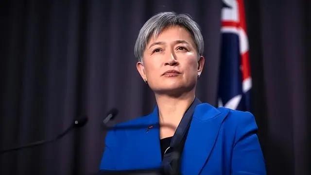 谁也没料到，中国往太平洋公海打了一发训练弹，第一个跳出来破防的不是美国，是澳大利