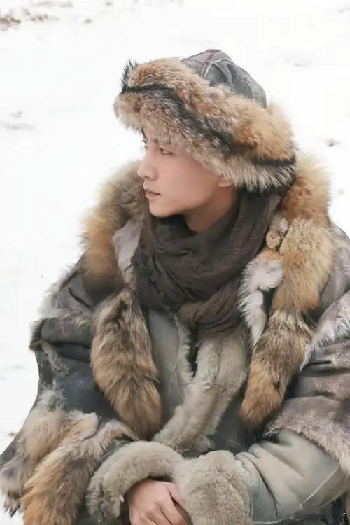 分享娱乐分享娱乐大生意人：李钦黑化从不是偶然含着金钥匙出生的李钦，黑化看似是父