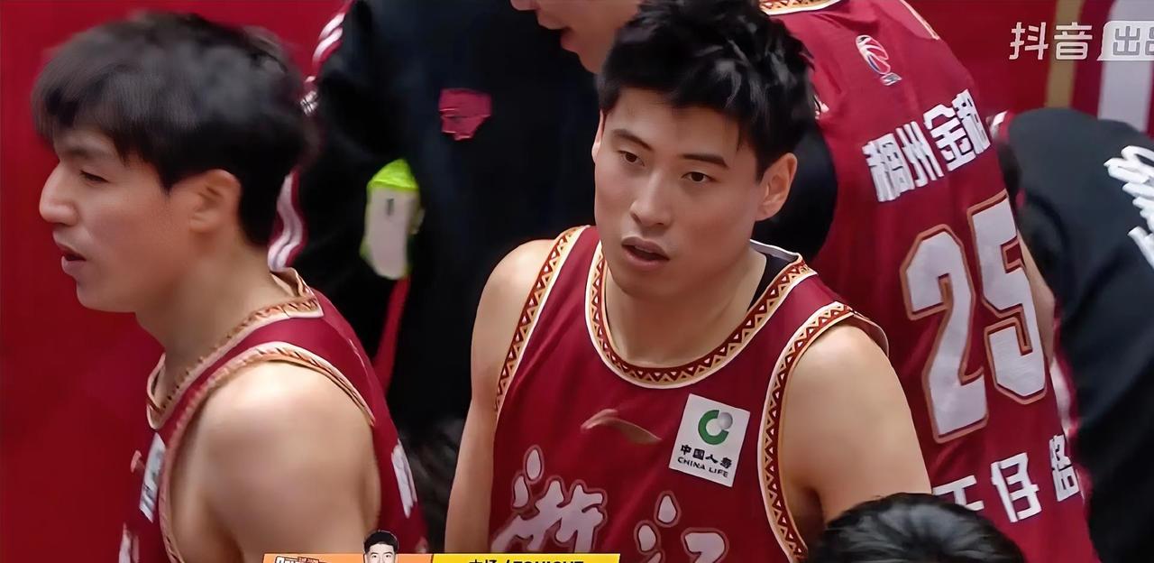 浙江稠州金租神射程帅澎真是彻底打疯了！在刚刚结束的一场比赛中，浙江稠州金租客场以