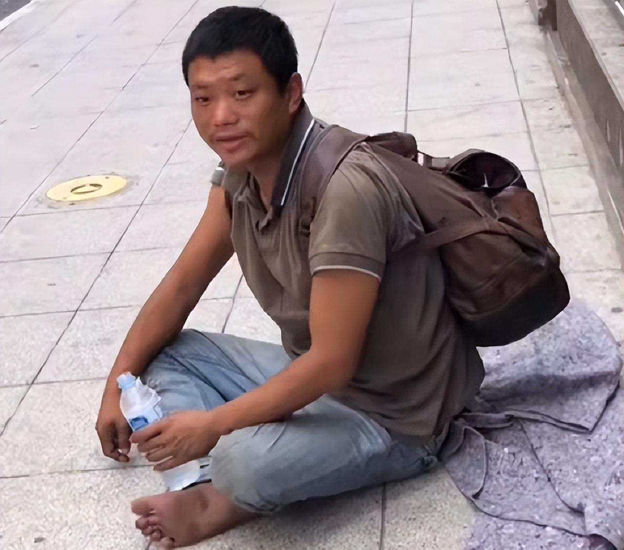 “我没脸回中国，也不配回去！”2018年巴西街头，蓬头垢面的万永福，对着大使馆