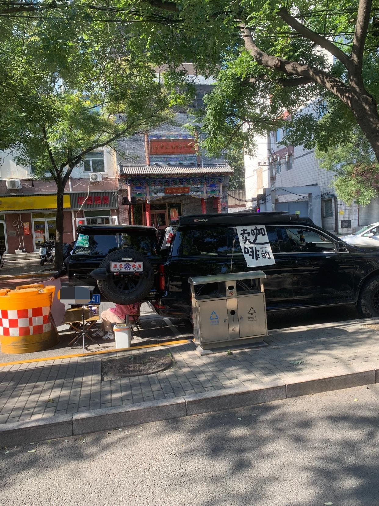 孩子以学习为由玩手机家长该怎么办很多家长限制孩子玩手机或者看电视,自己却玩得不亦