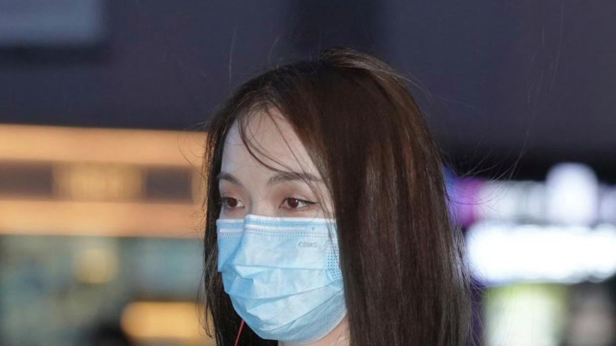 街拍随性穿搭美女