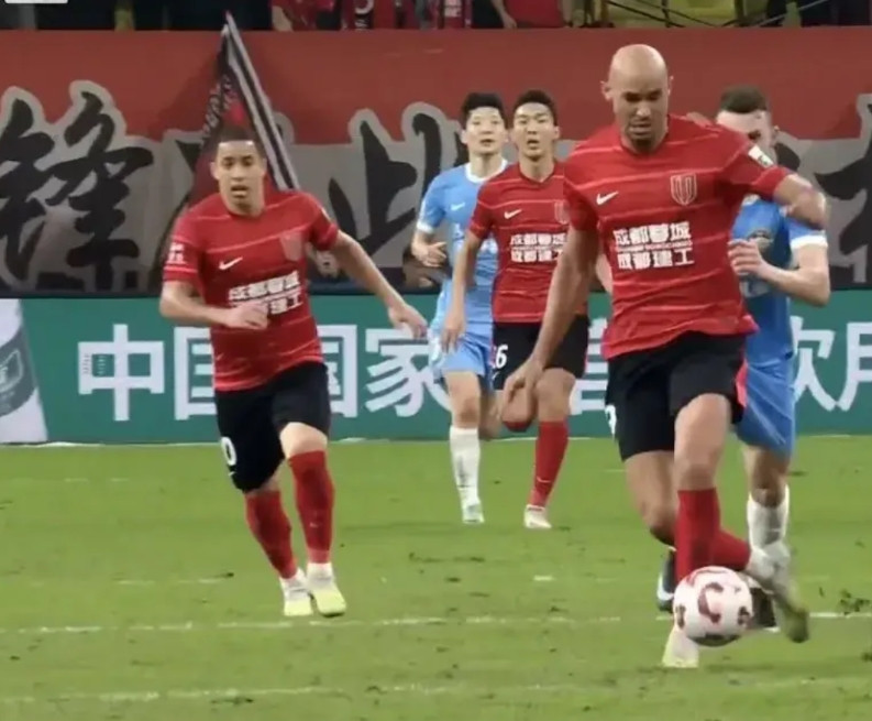 都不满意！足协：对成都蓉城处以50万元罚单，彻底认清了这3个事实蓉城最近被“